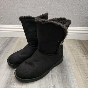SO Women's SoJordie Black Faux Fur-Lined Boots Button Side Closure Size 7M
